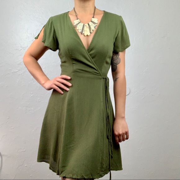 Lulus Dresses & Skirts - LuLu’s Olive Green Flirty Wrap dress sz XS